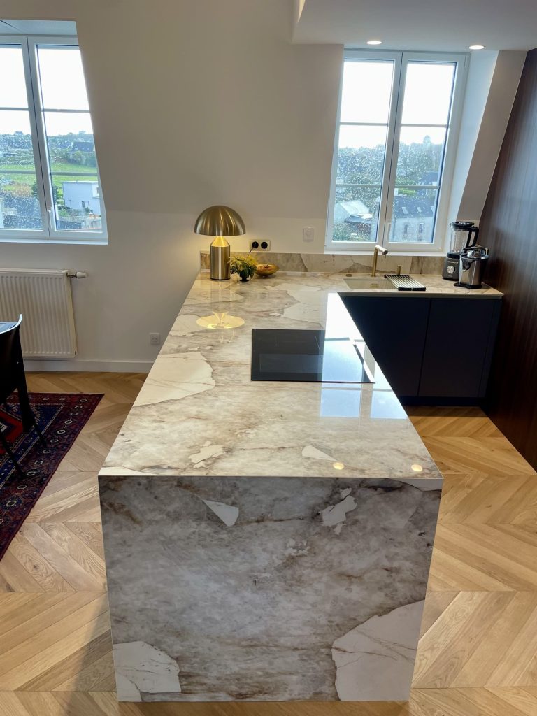 Cuisine sur mesure – USHUAI poli 12 mm